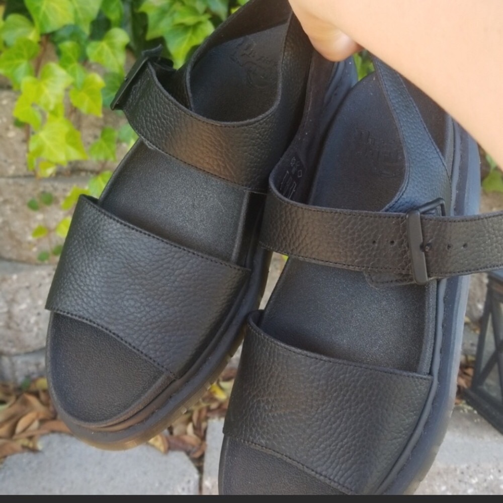 Dr. Martens Romi Sandals Black (size 9)